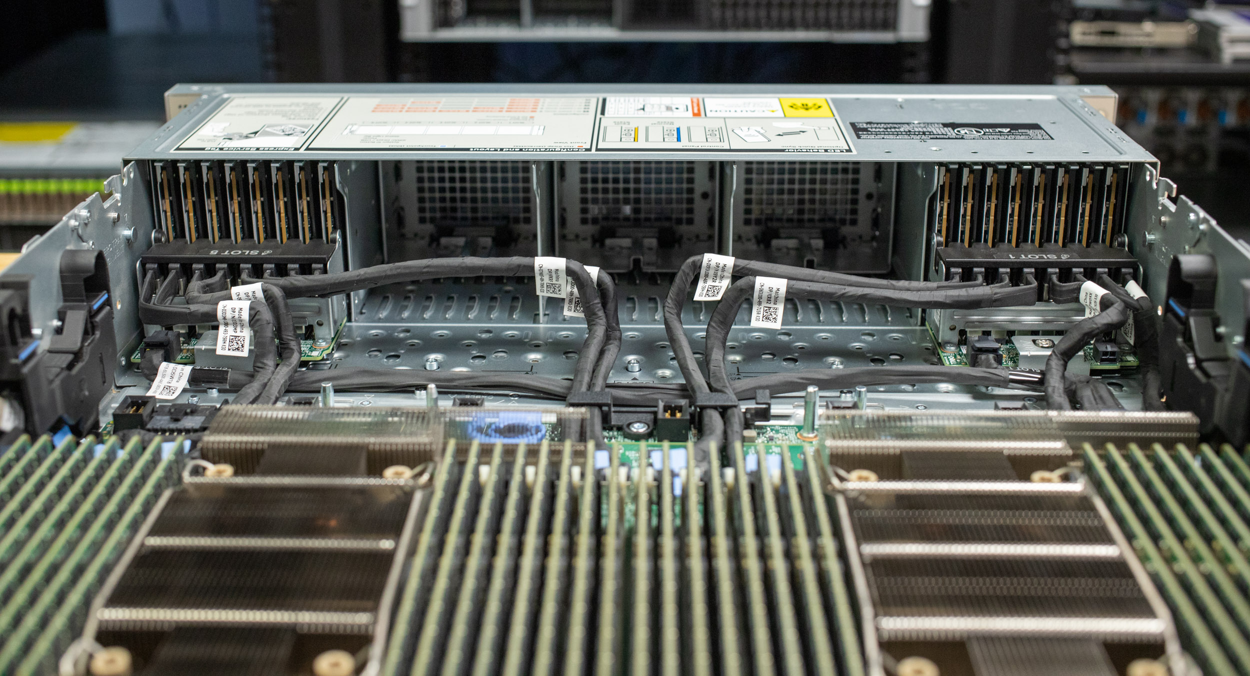 Сервер Dell PowerEdge R770 внутри